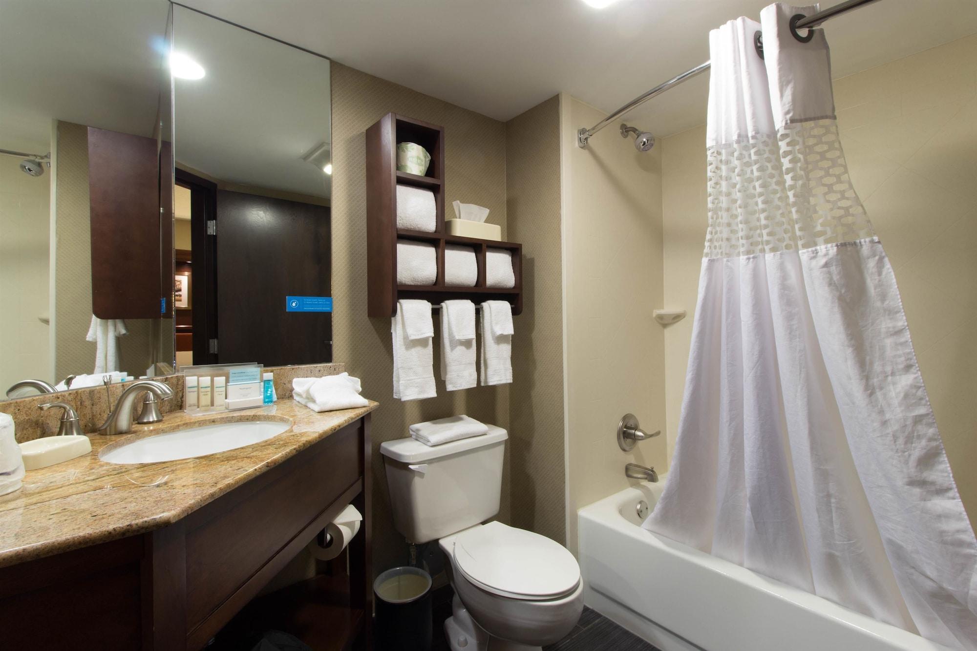 Hampton Columbus-south 3*
