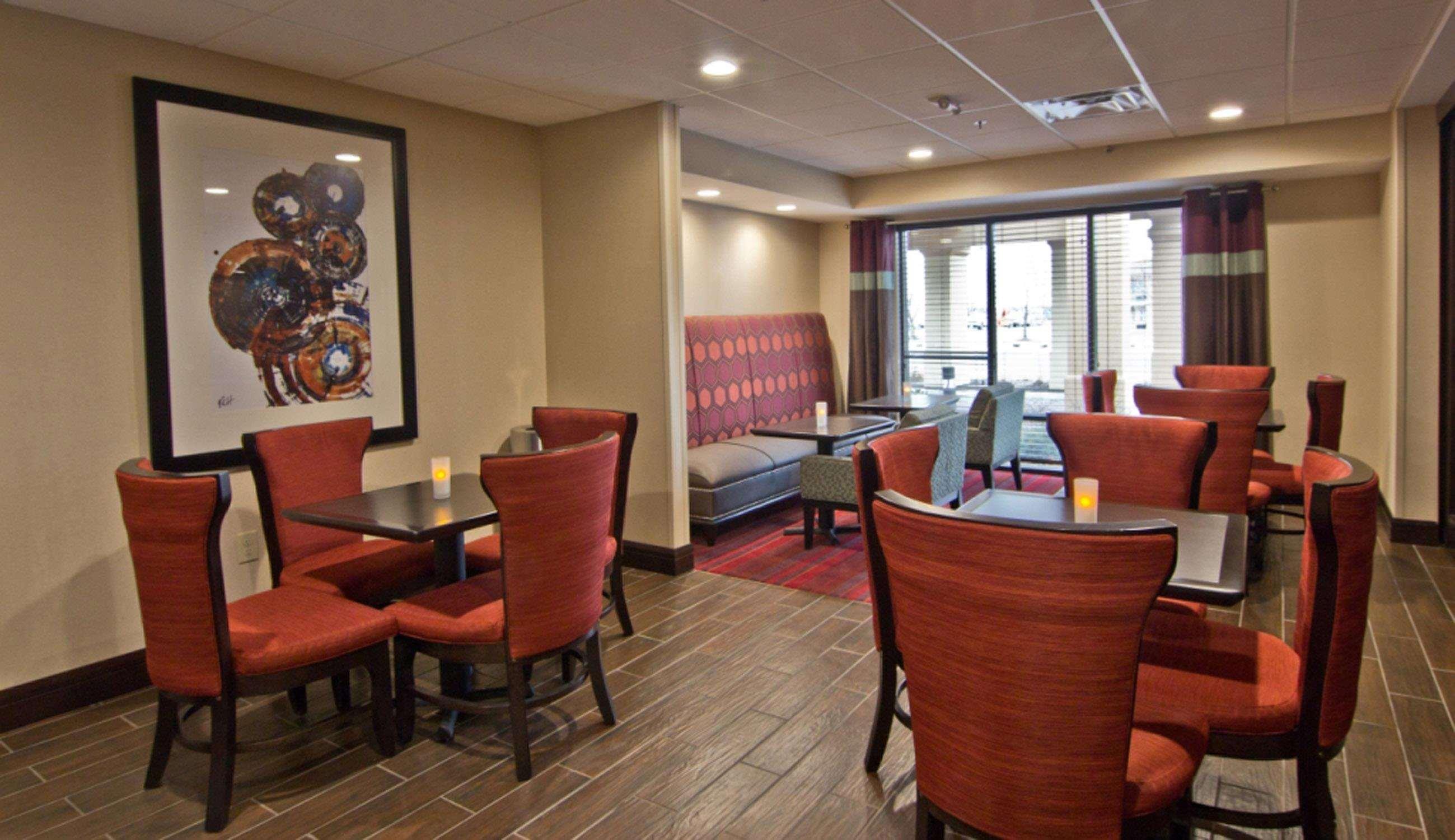 Hampton Columbus-south 3*